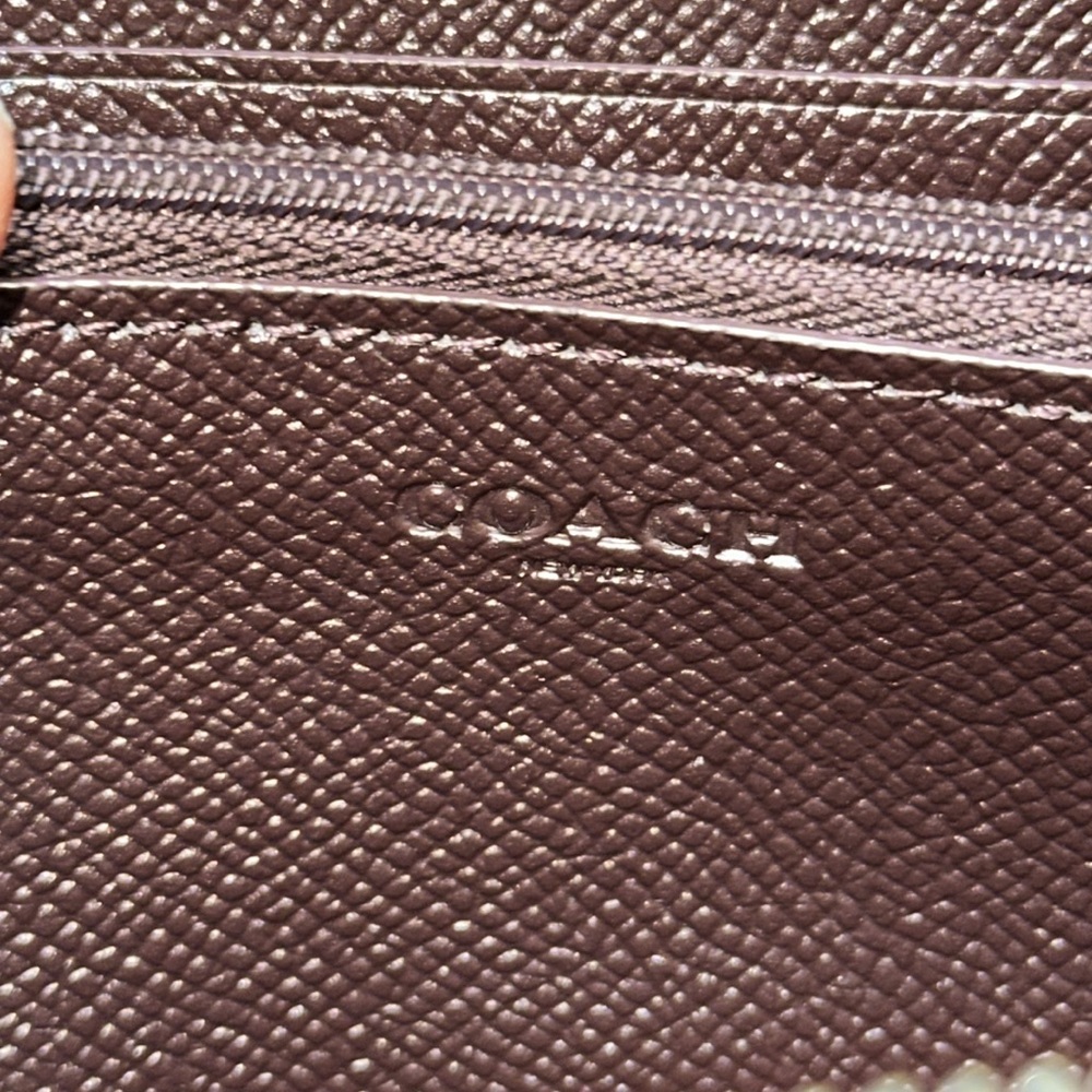 *RARE COLOR* COACH Accordion Crossgrain Leather Zip Wallet - Picture 10 of 14